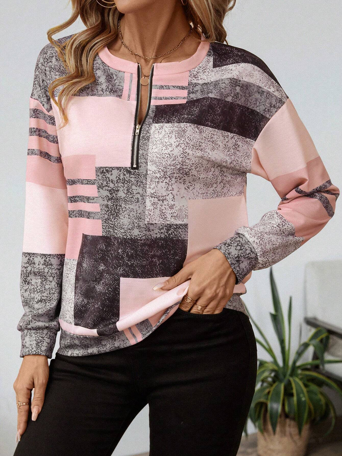 CHANDRIA – MODERN ZIP FRONT BLOUSE