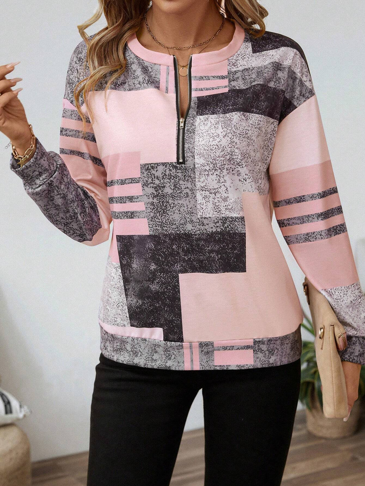 CHANDRIA – MODERN ZIP FRONT BLOUSE