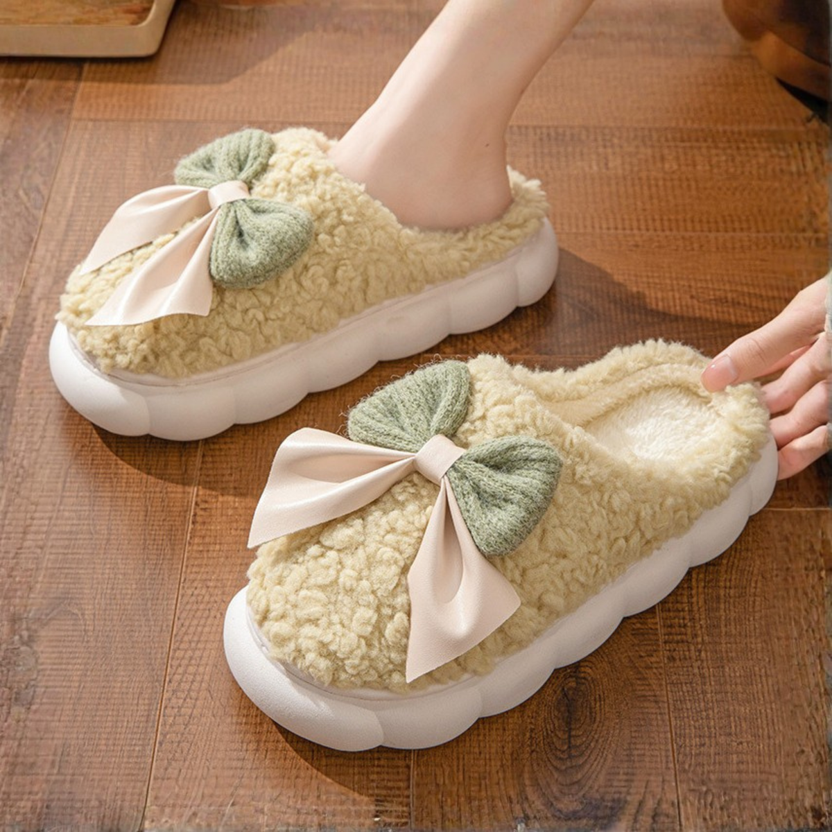 DAMINI™ - Comfy Fluffy Indoor Plush Non-Slip Slippers