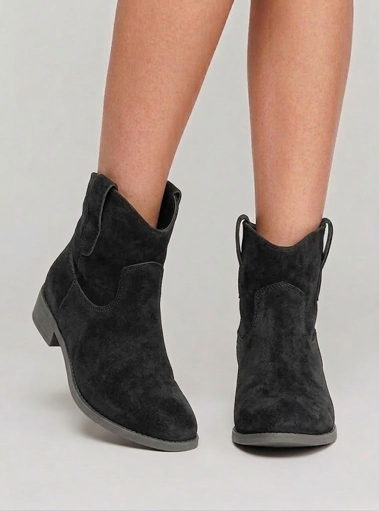 Giselle® | Chic Suede Ankle Boots